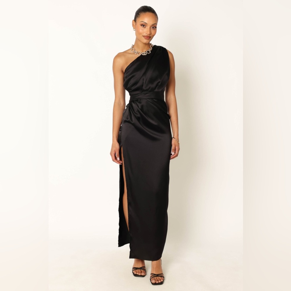 Petal & Pup Nadia One Shoulder Satin‎ Maxi Dress Size 8 Black NWOT